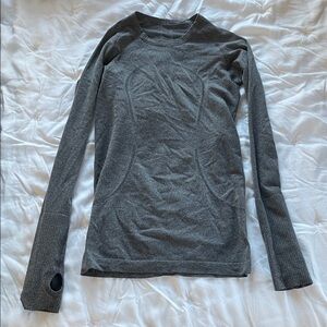 Lululemon Athletica Swiftly Tech Long Sleeve Heathered Black 4 Top